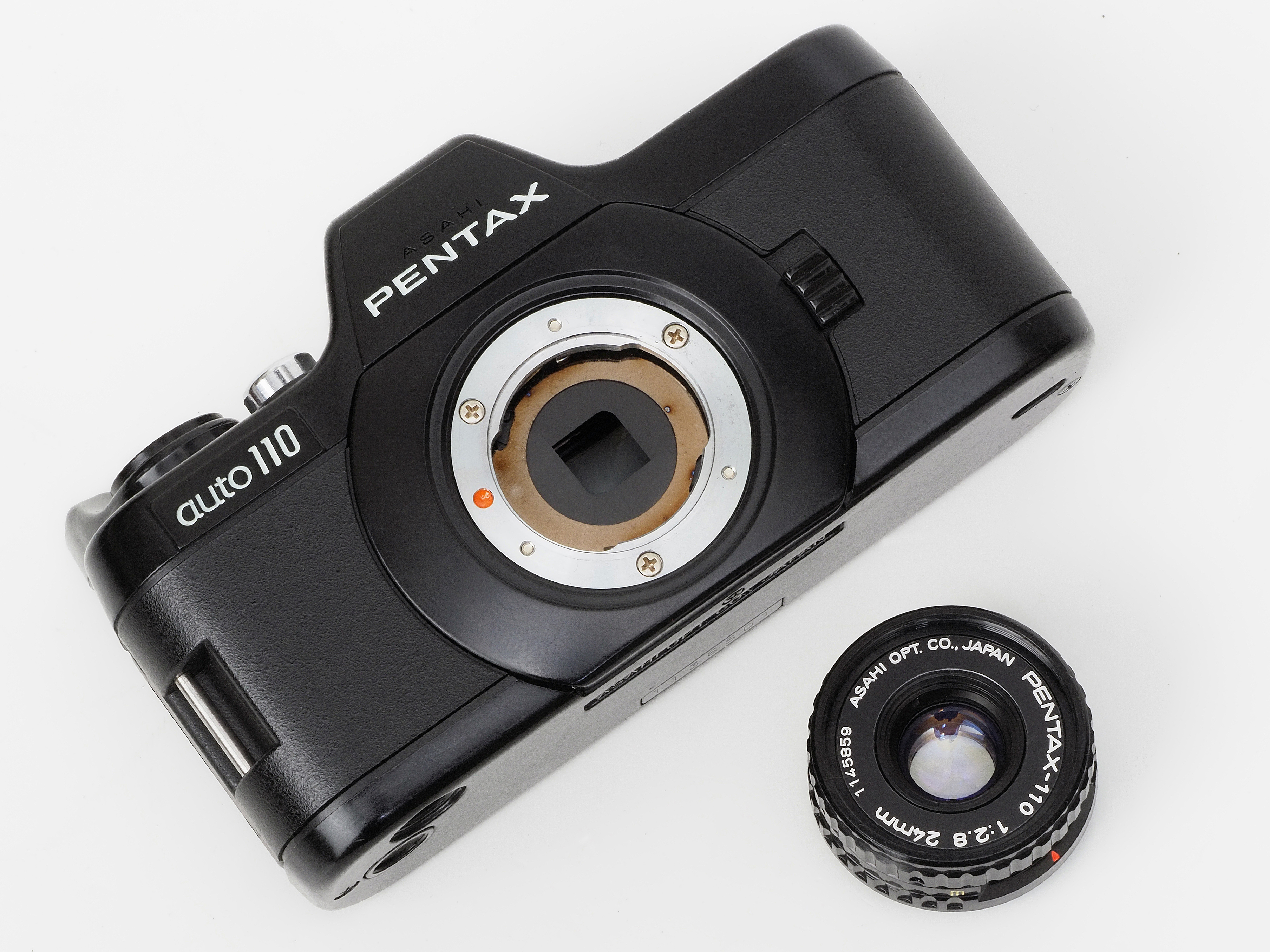 PENTAX auto110 ミニフィルムカメラ レンズセット PENTAX AUTO110：小さいのに本格派！交換レンズ - 日々得たライフ