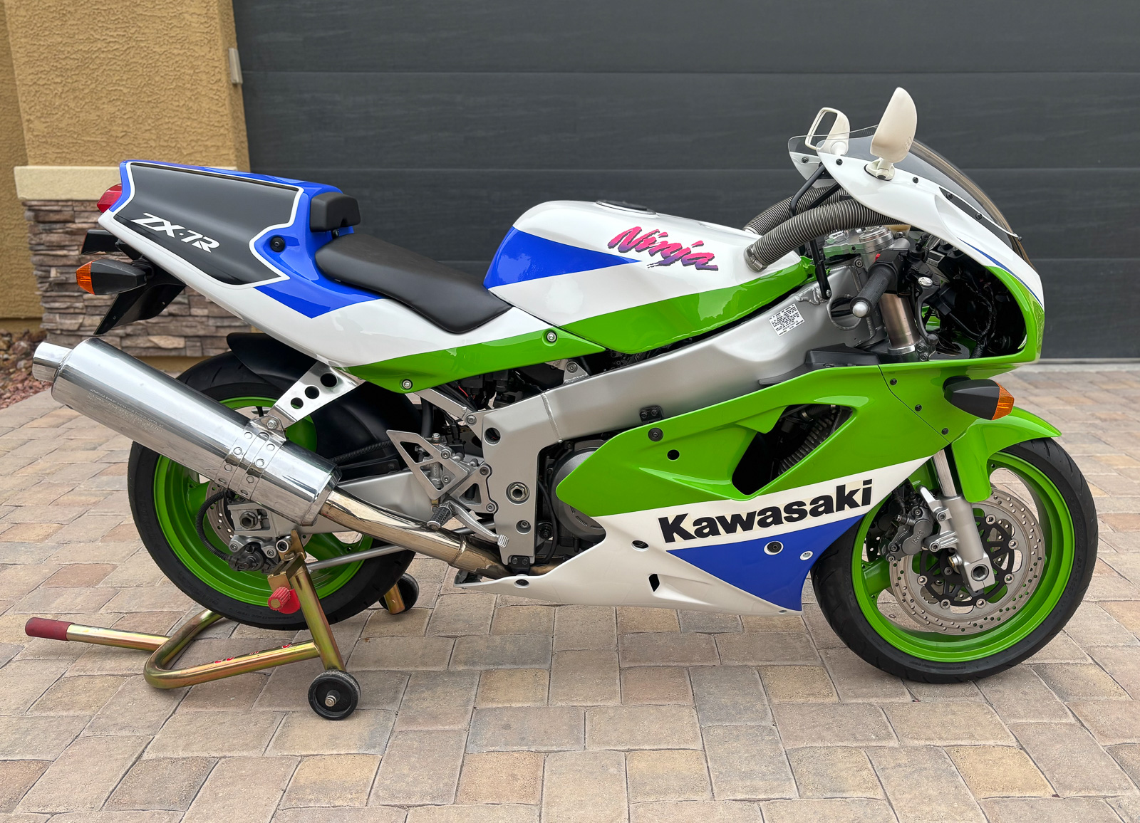 Kawasaki ZX-7R -  (8)-X3.jpg