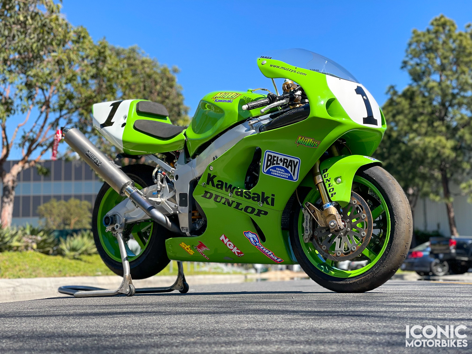 MUZZY KAWASAKI ZX783-X3.jpg