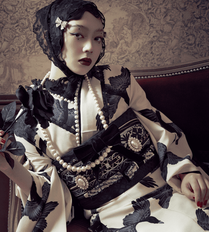 伝統古典】KH-218｜白地に金駒刺繍が映える高級古典柄振袖｜kimono