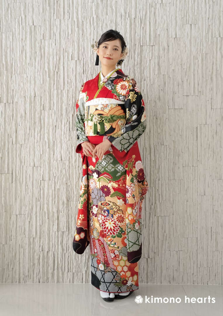 伝統古典】KH-476｜鮮やかな赤と気品高い吉祥文様の古典柄振袖｜kimono