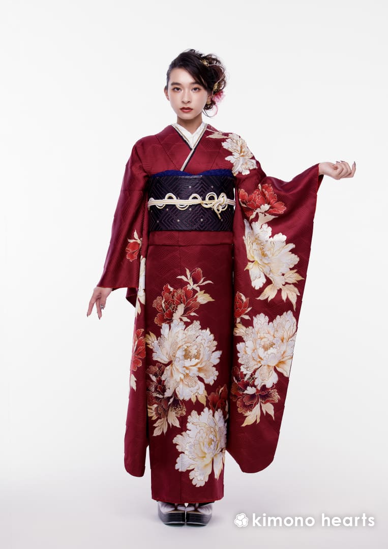 粋古典】FL-D309｜深みのある赤色に映える白牡丹が麗しい古典柄振袖で