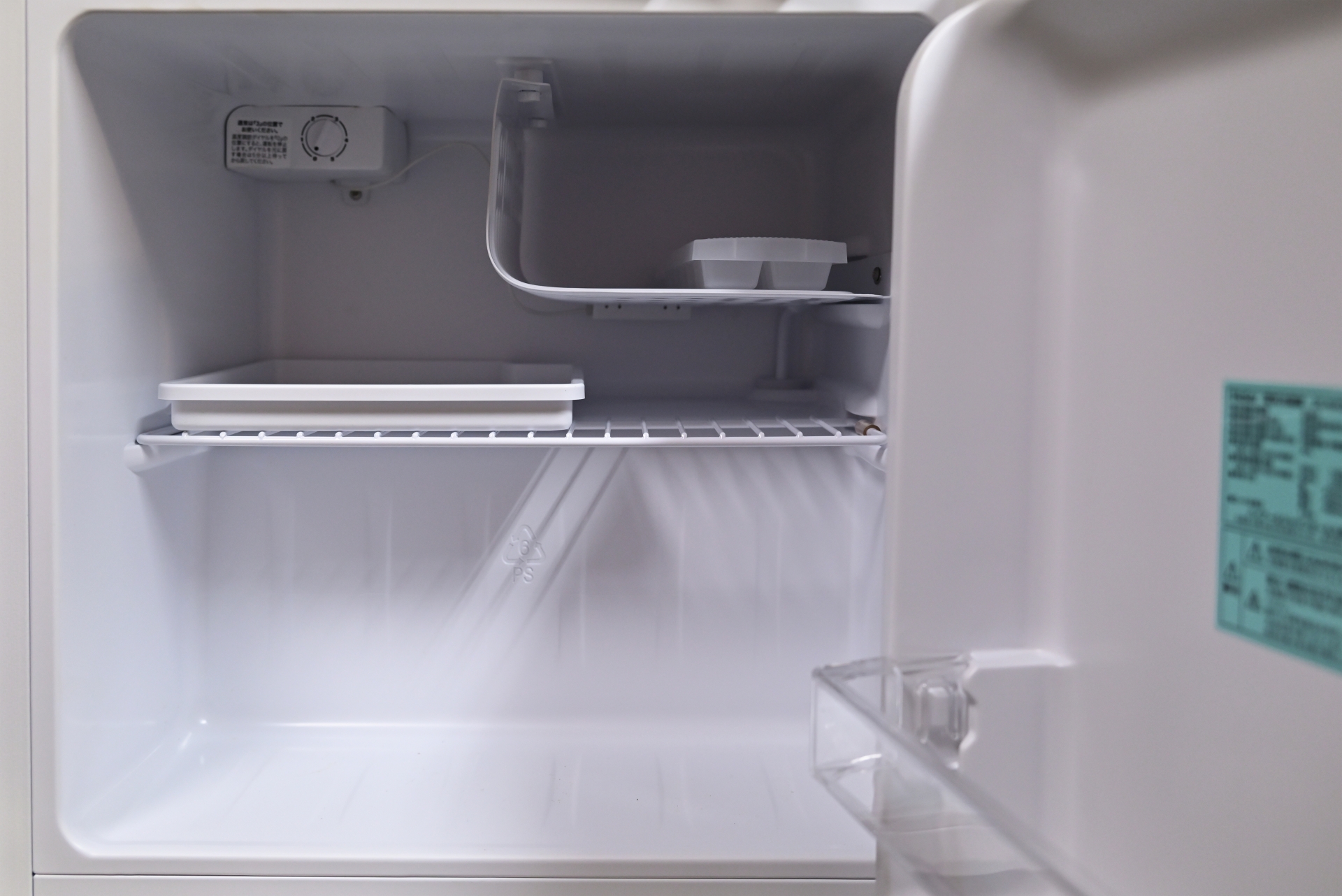 ミニ冷蔵庫購入前にチェック！】霜取り必須の「直冷コンプレッサー式