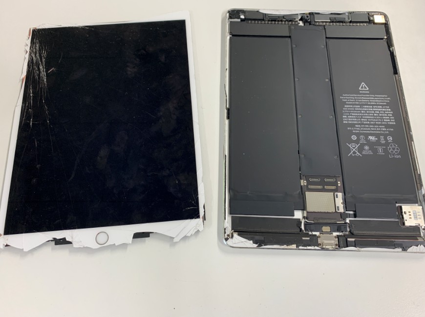 iPad Pro 10.5画面交換】修理料金27800円と安い！表示不良やタッチ切れ