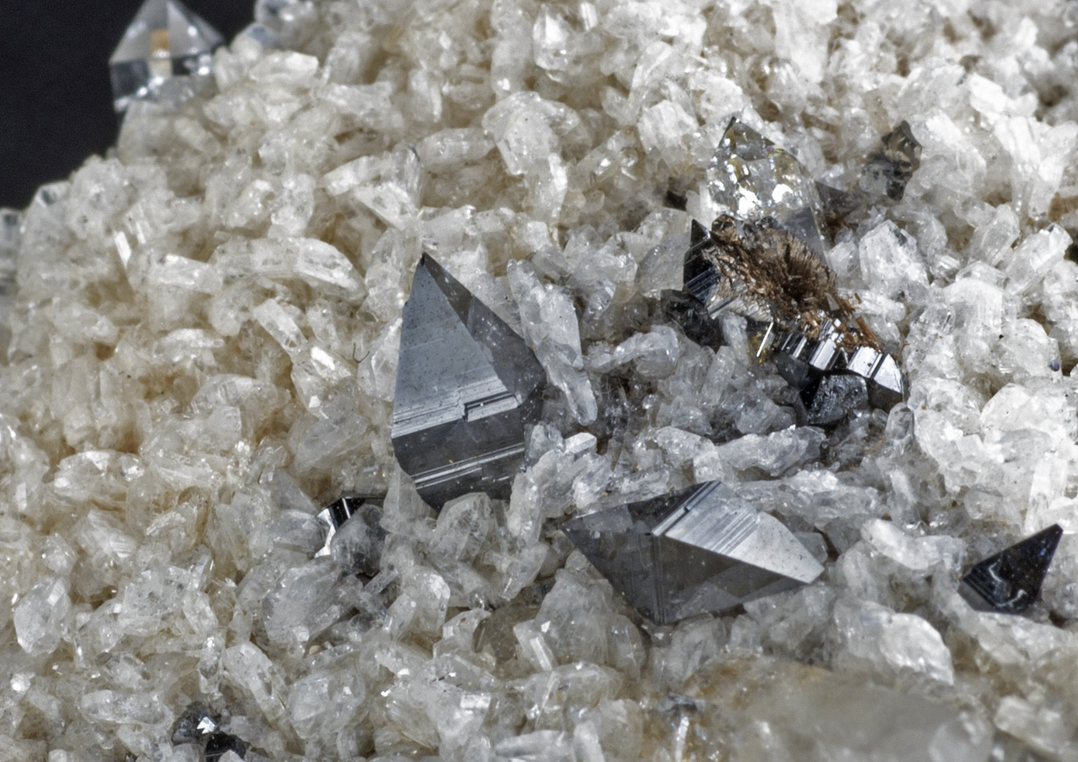 鋭錐石(anatase) - 岩石鉱物詳解図鑑planetscope