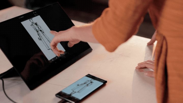 超軽量！世界最薄クラス！感動的な映像美のモバイルディスプレイ