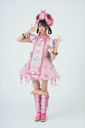 坂元葉月のグループ卒業目前、メンバー5人揃う最後の写真集『わーすた