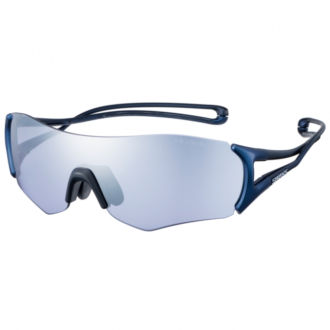 8の字」を描く“ツイストテンプル”で あらゆるスポーツシーンで究極の