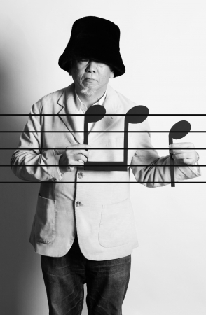 小西康陽 初のCD5枚組BOXセット『素晴らしいアイデア 小西康陽の仕事