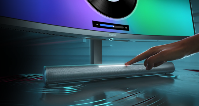 34インチのウルトラワイドカーブディスプレイによる圧倒的な没入感