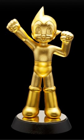 デビュー70周年記念 等身大”金箔 鉄腕アトム”登場！魅惑の輝き黄金展