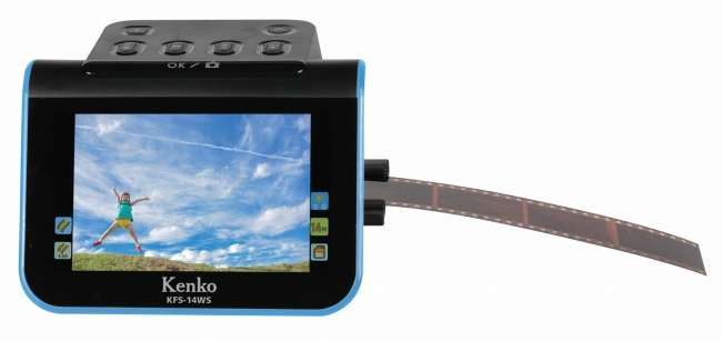 フィルムを手で直接差し込むから速い！大型液晶を採用&HDMI出力を装備