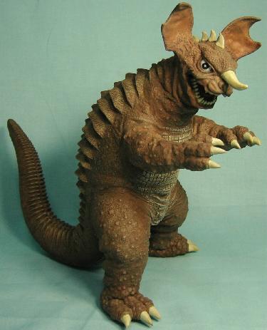 ビッグサイズの怪獣ガレージキットを楽しむ。ビリケン商会 リアル