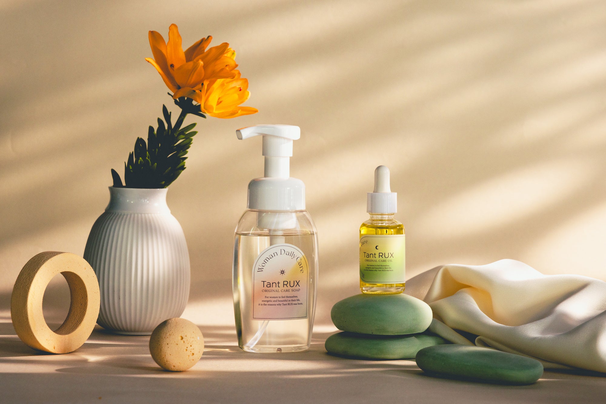 CBDとNMNを配合したフェミニンゾーンケアオイル「Tant RUX LUV」に