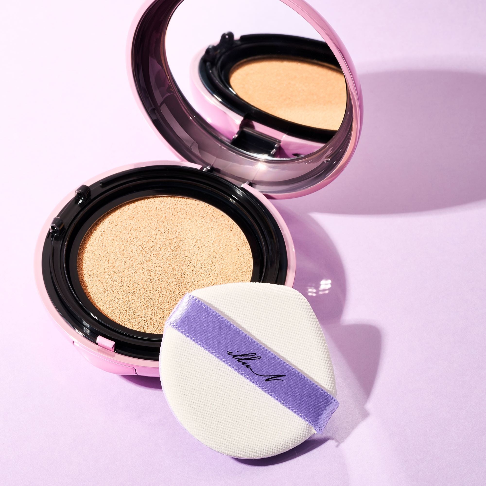 辻󠄀希美がディレクターを務めるビューティーブランド〈illuN