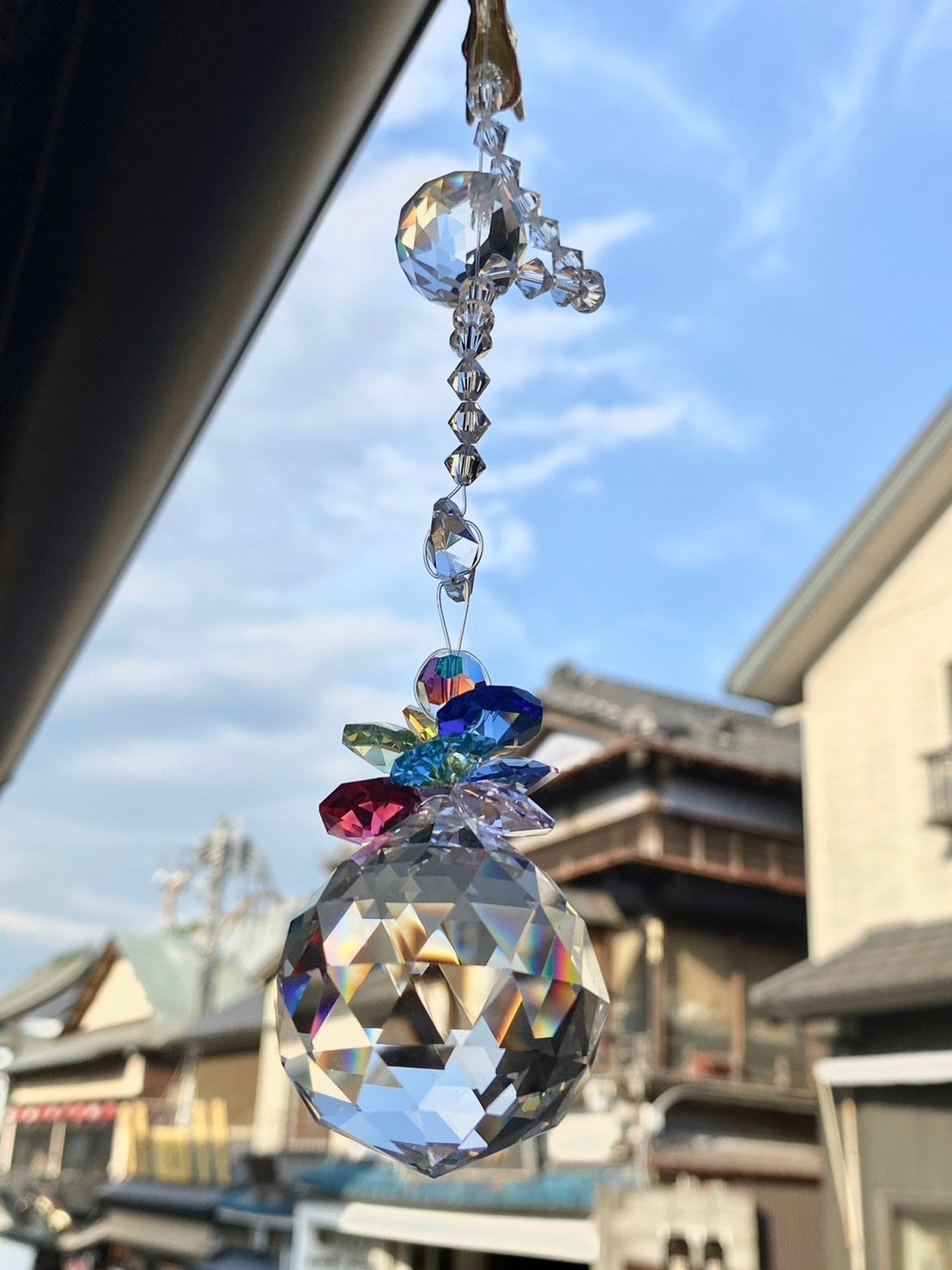 虹色に輝く「龍神さまのサンキャッチャー」9月18日(月)までの期間限定