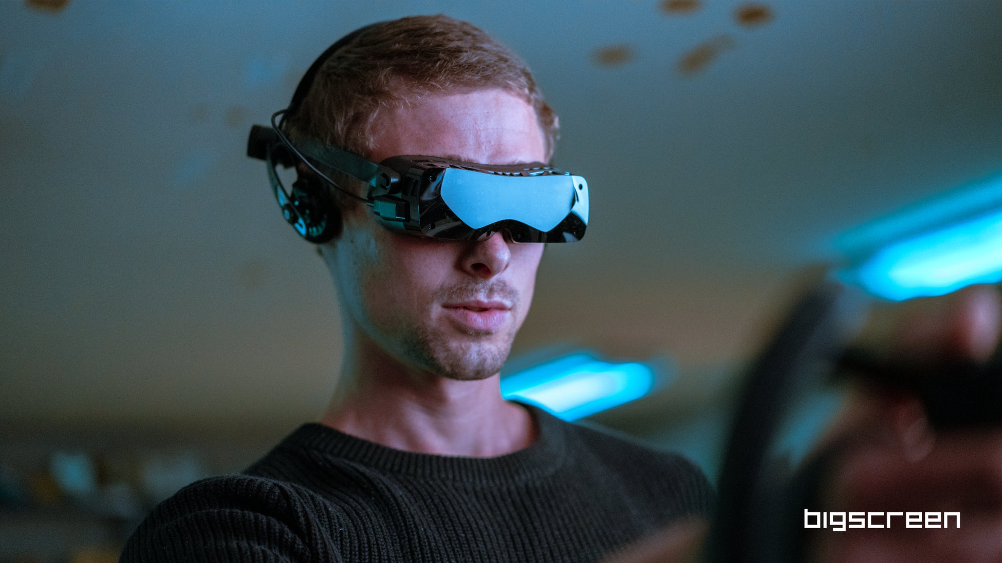 黒がより黒く視えるパソコン用VRヘッドセット「Bigscreen Beyond