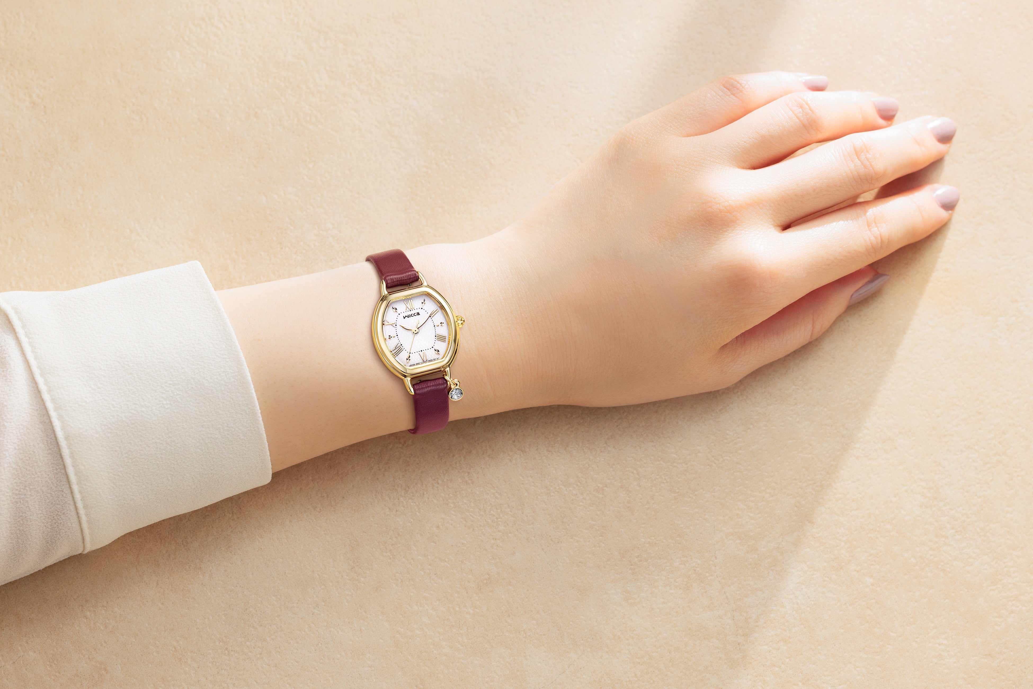 ウオッチブランド『wicca』から、イヤーカフをセットした限定モデルが