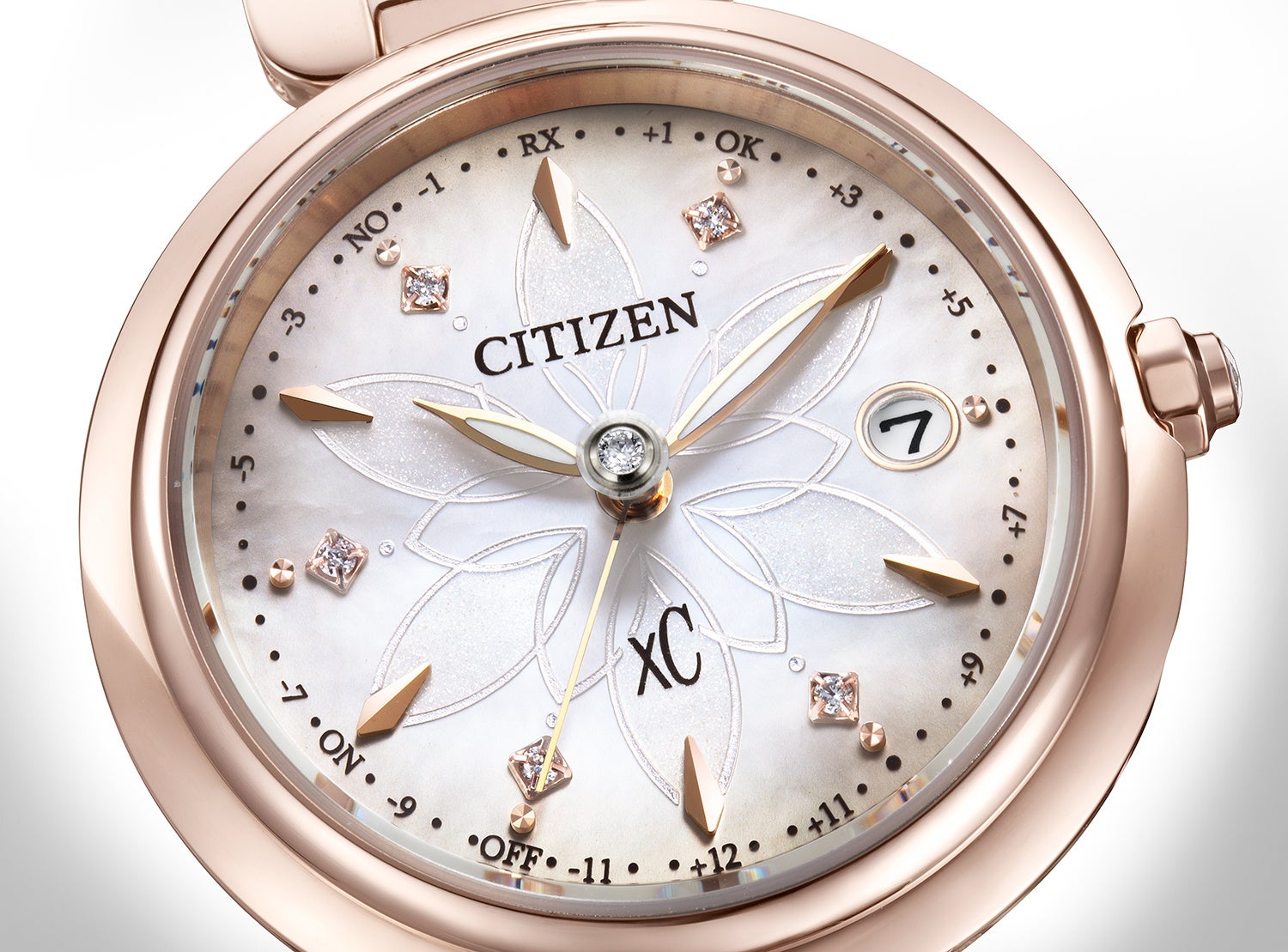 ラボグロウン・ダイヤモンド※1が雪の結晶の中心に輝く『シチズン