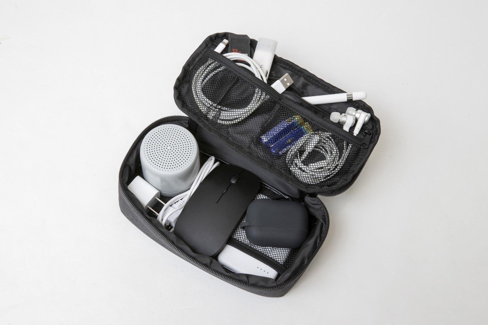 モンスターハンター」公式ブランドブック3/23発売！マルチポーチ&回復