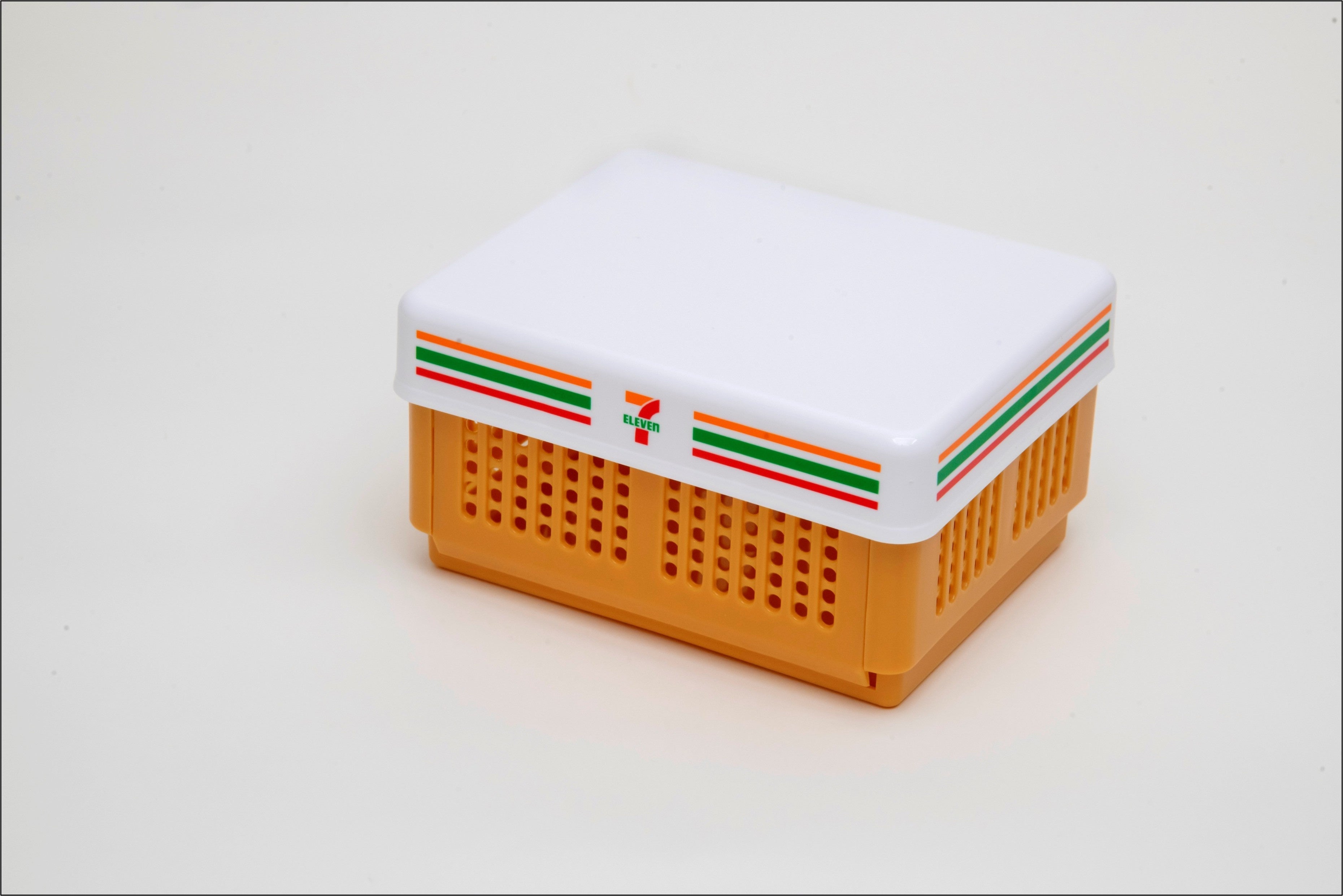 ほんものの店舗みたいなランチボックスが付録の『セブン‐イレブン