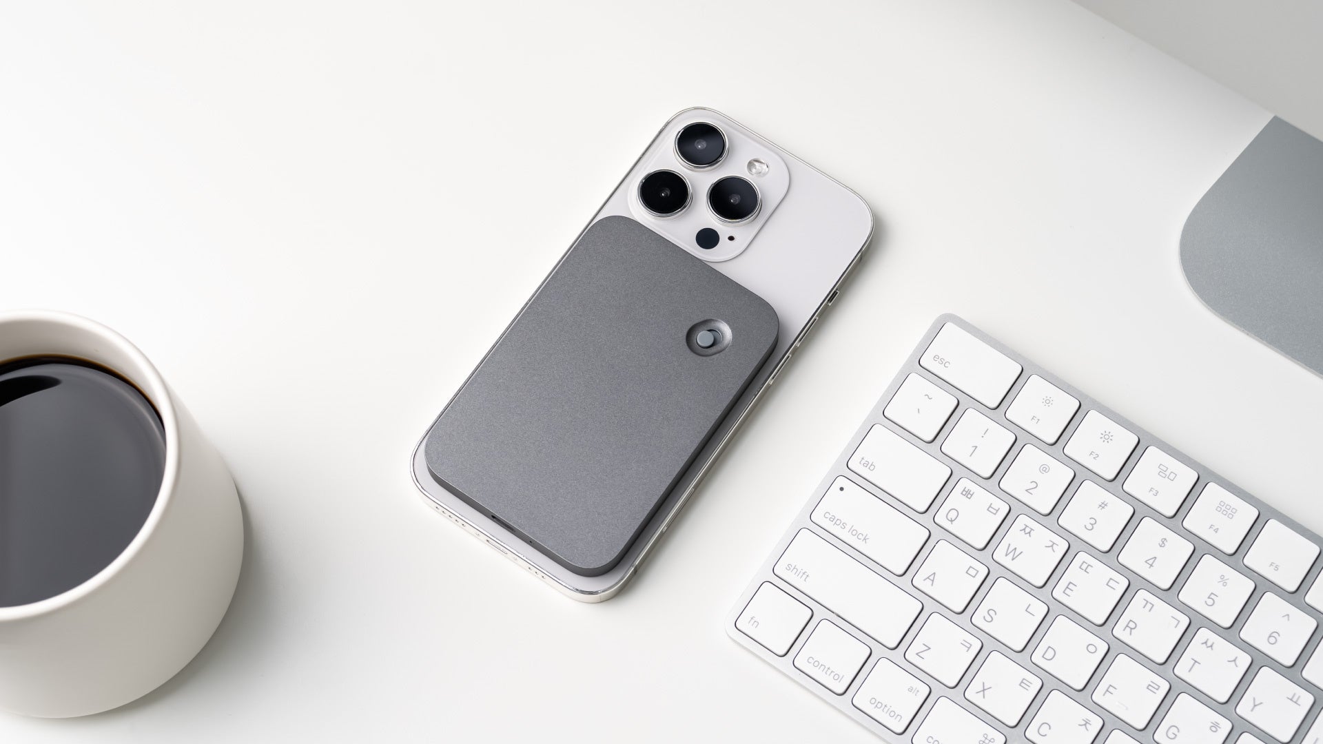 iPhoneの通話録音が可能！】スマートフォンの背面にMagmo(マグモ)を