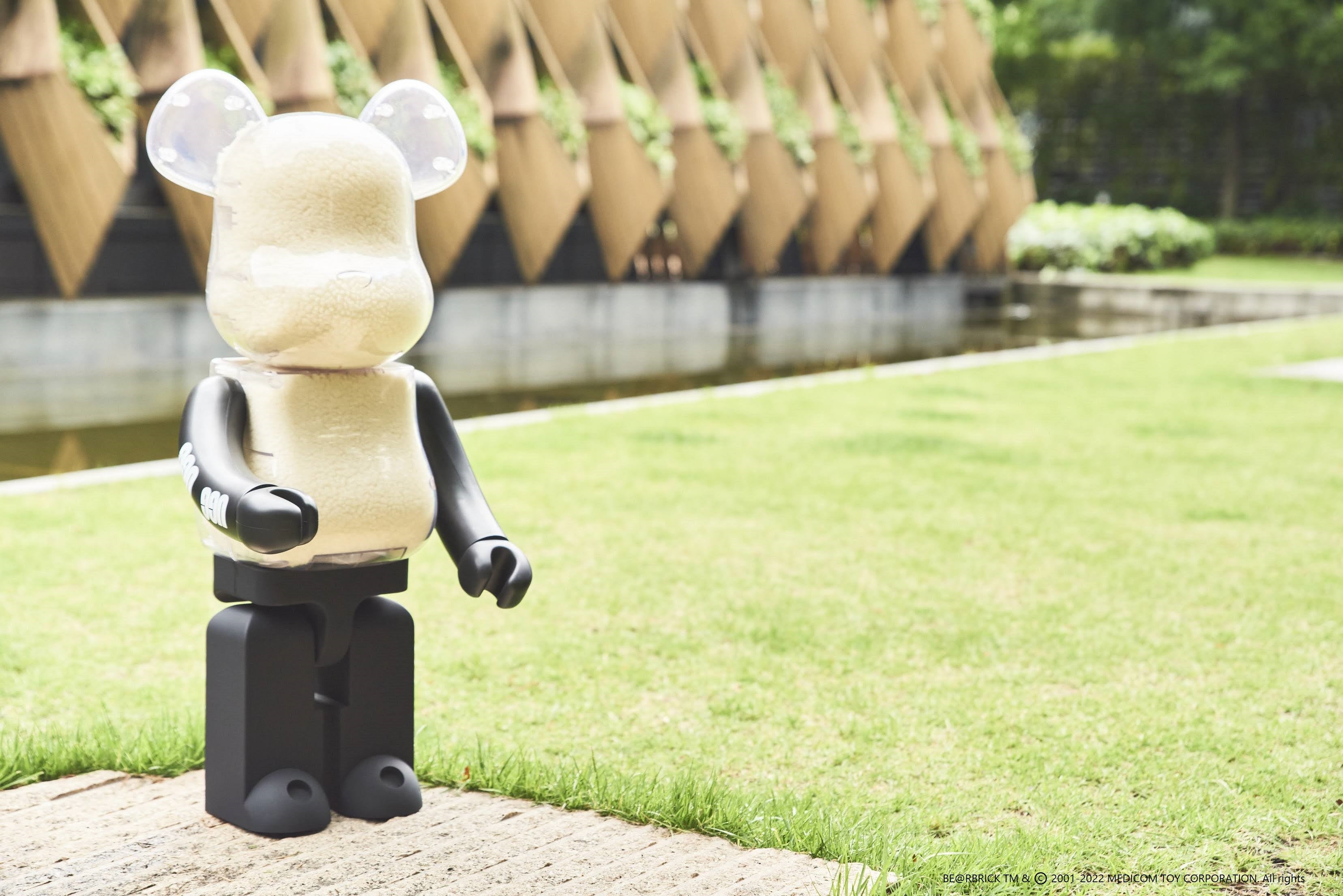 UGG@mosよりUGG「Classic Clear Mini」インスパイアデザインの「BE