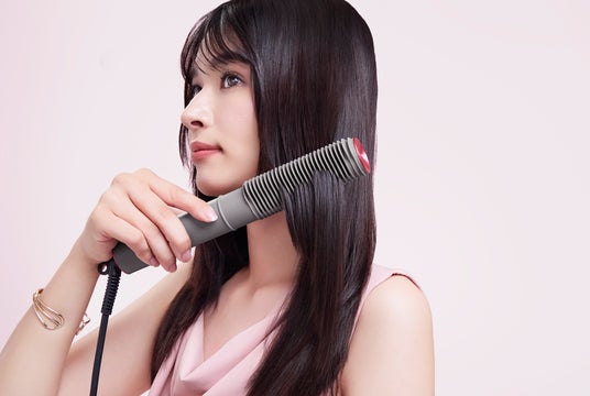 アクシージアからヘアアイロン登場！次世代*¹コーム型ヘアアイロン