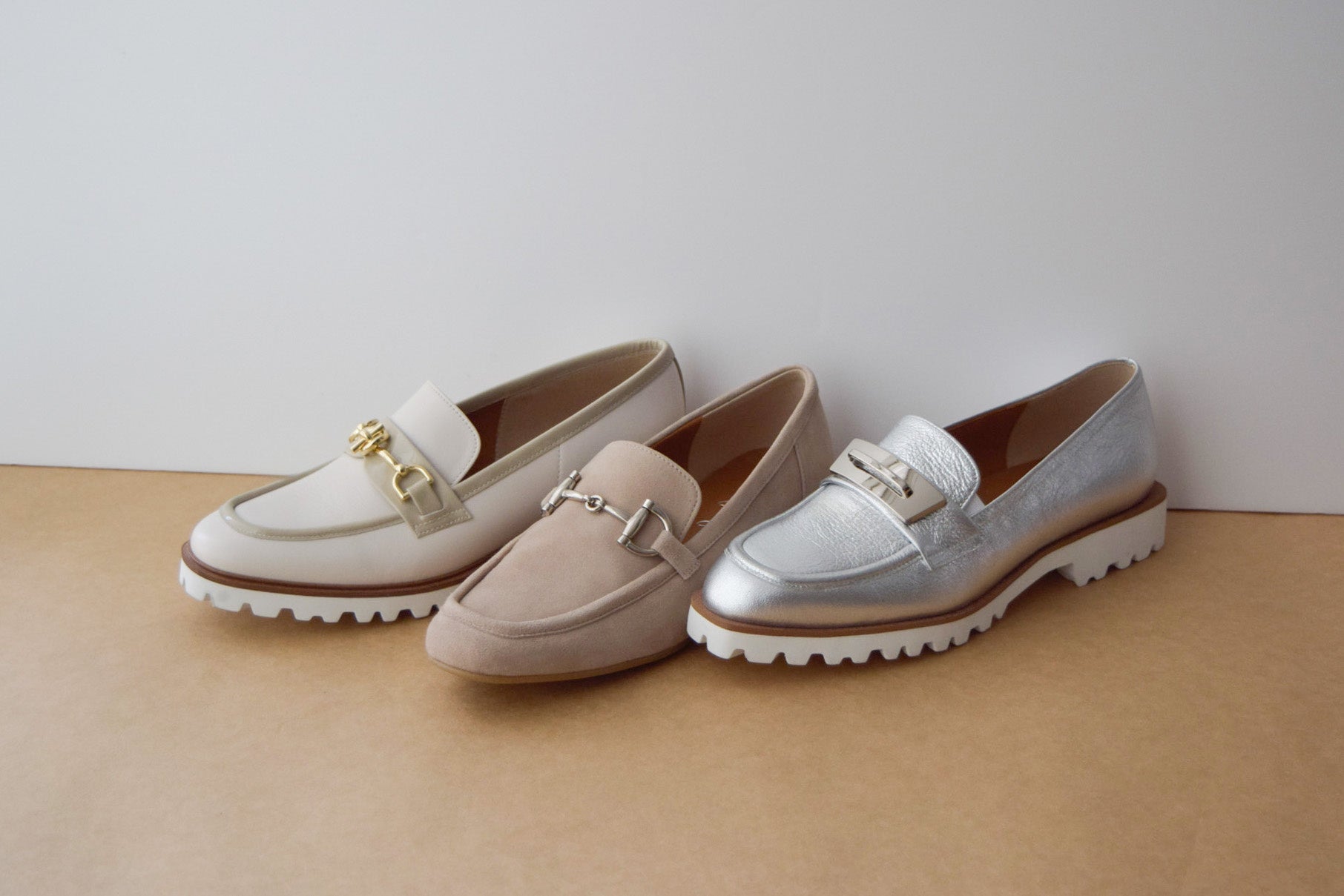 銀座かねまつ】新作ローファー続々登場！いつもの服に、春の彩りをひと