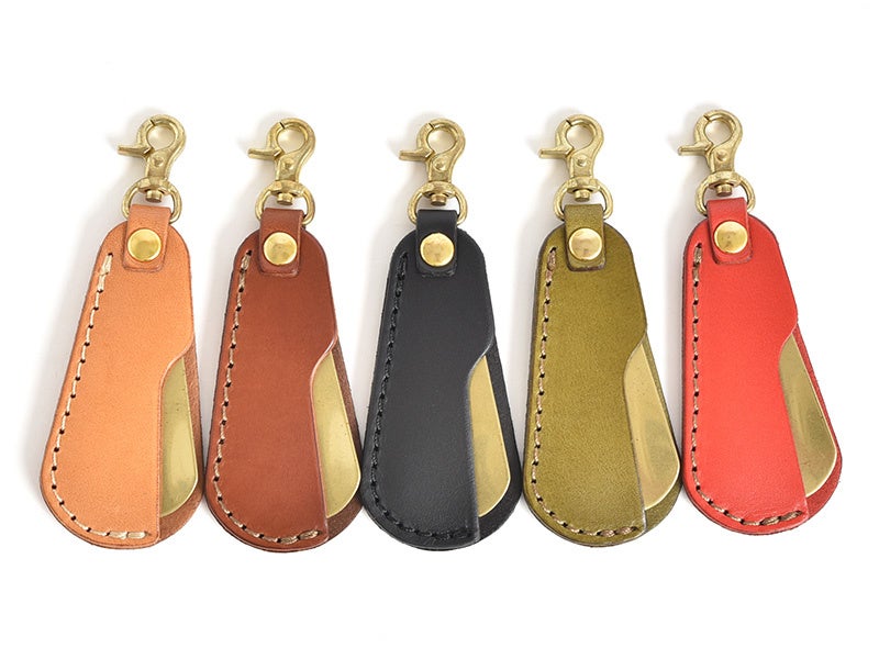 キーホルダーとしても使える靴べら」本革製で持ち運びしやすいミニ