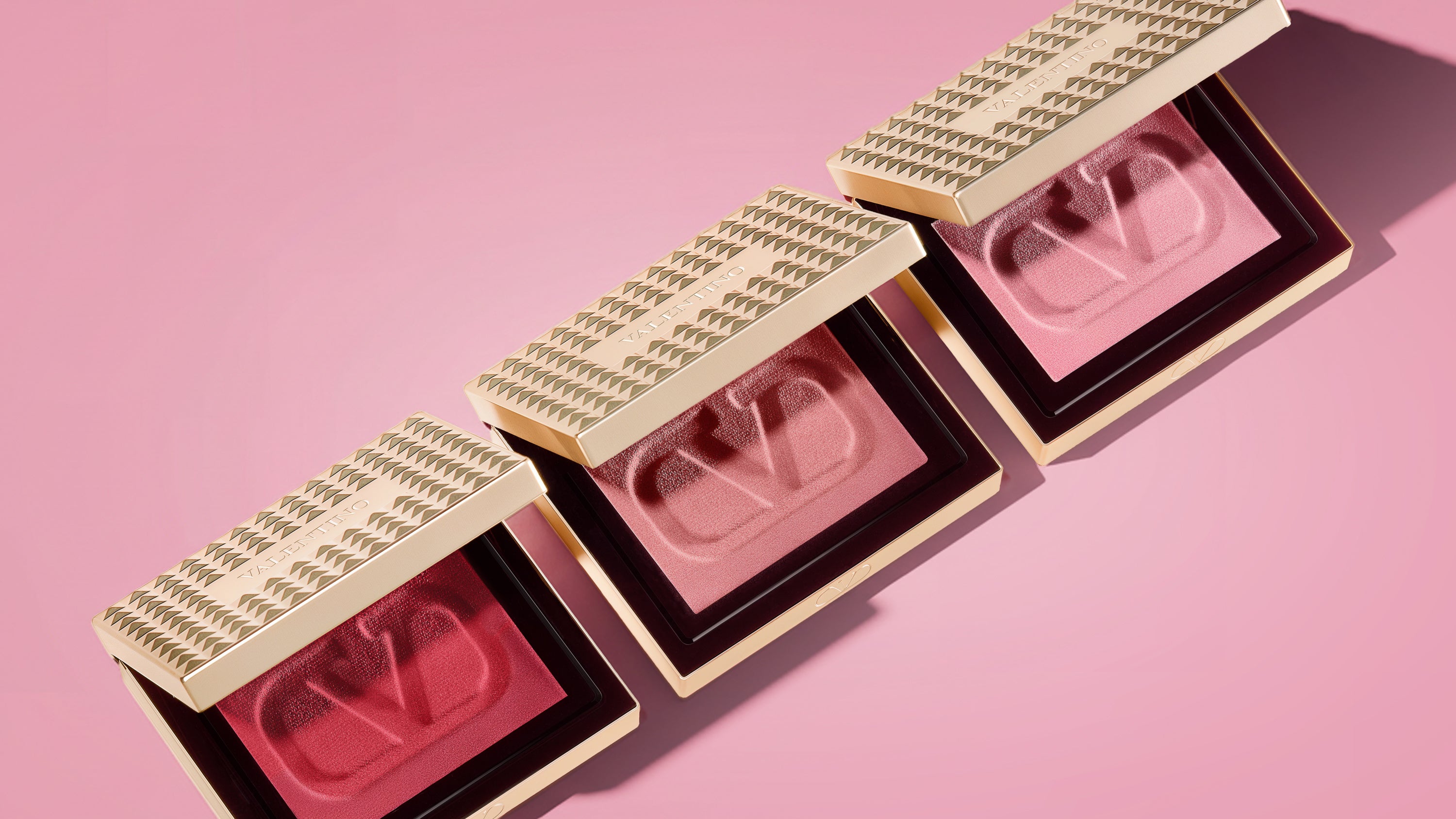 ヴァレンティノビューティの新たなチーク＆アイシャドウが登場 新作