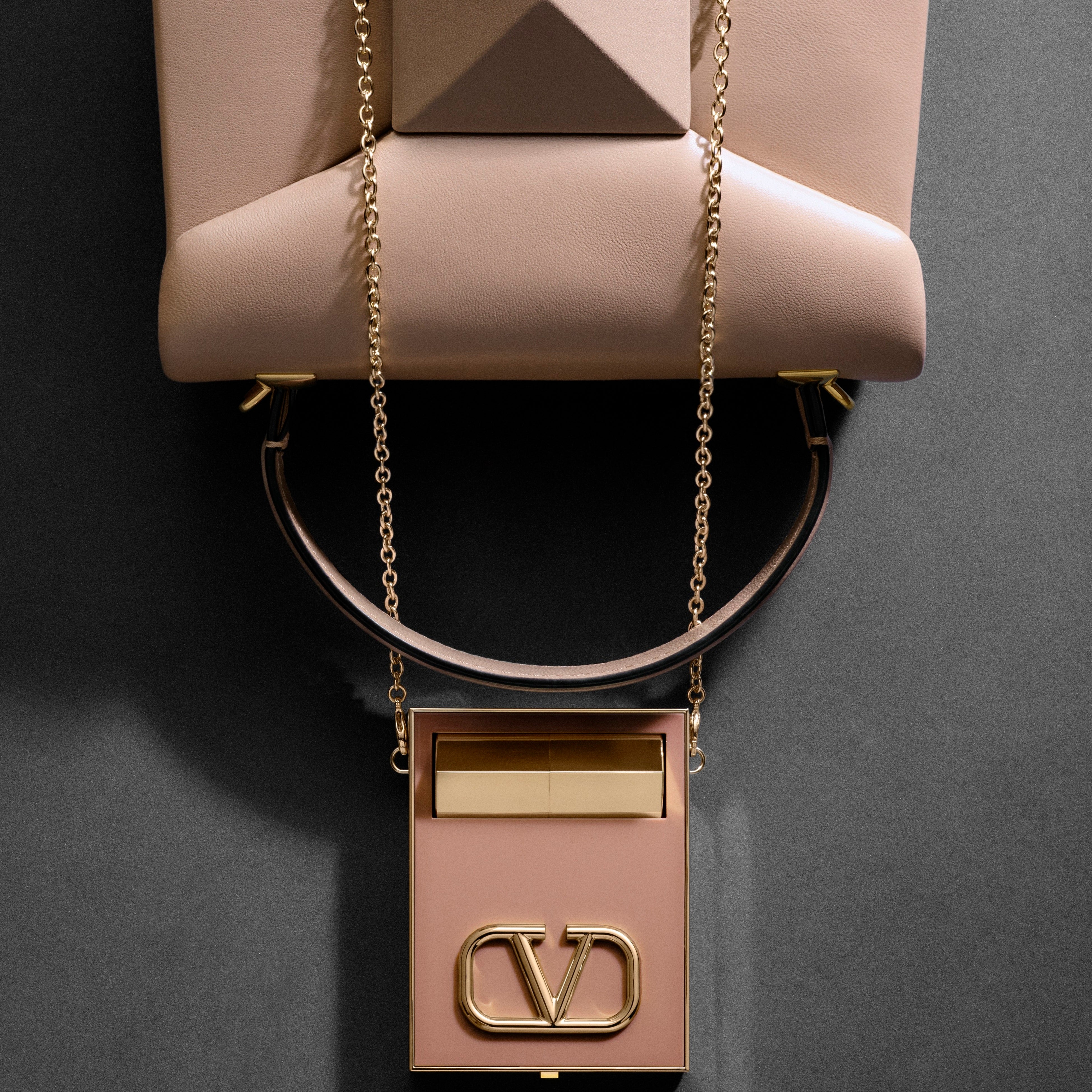 VALENTINO BEAUTY 1st YEAR ANNIVERSARY！ | 日本ロレアル株式会社の