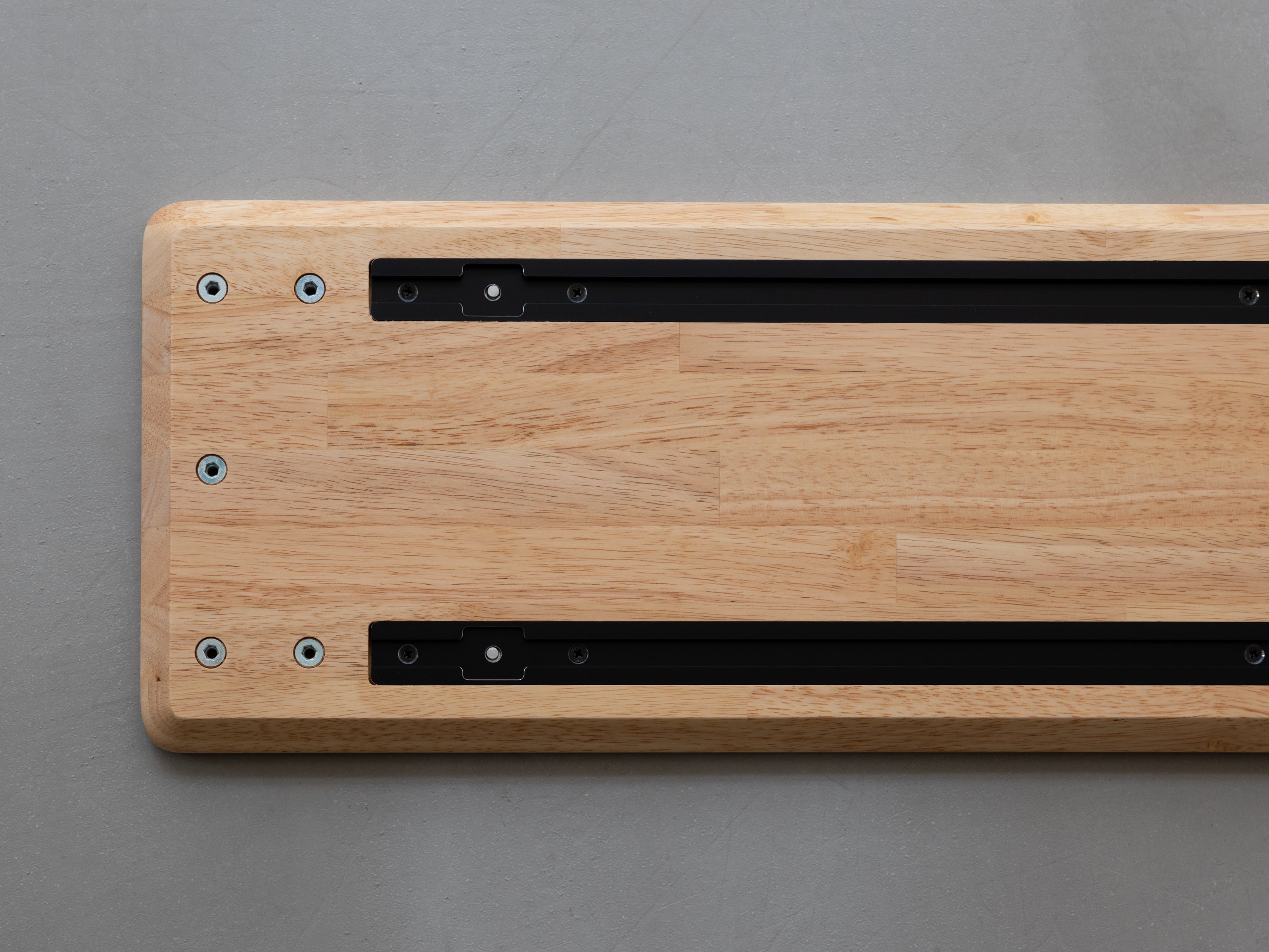 PREDUCTS、モジュール式デスクシェルフ『PREDUCTS DASHBOARD』を販売