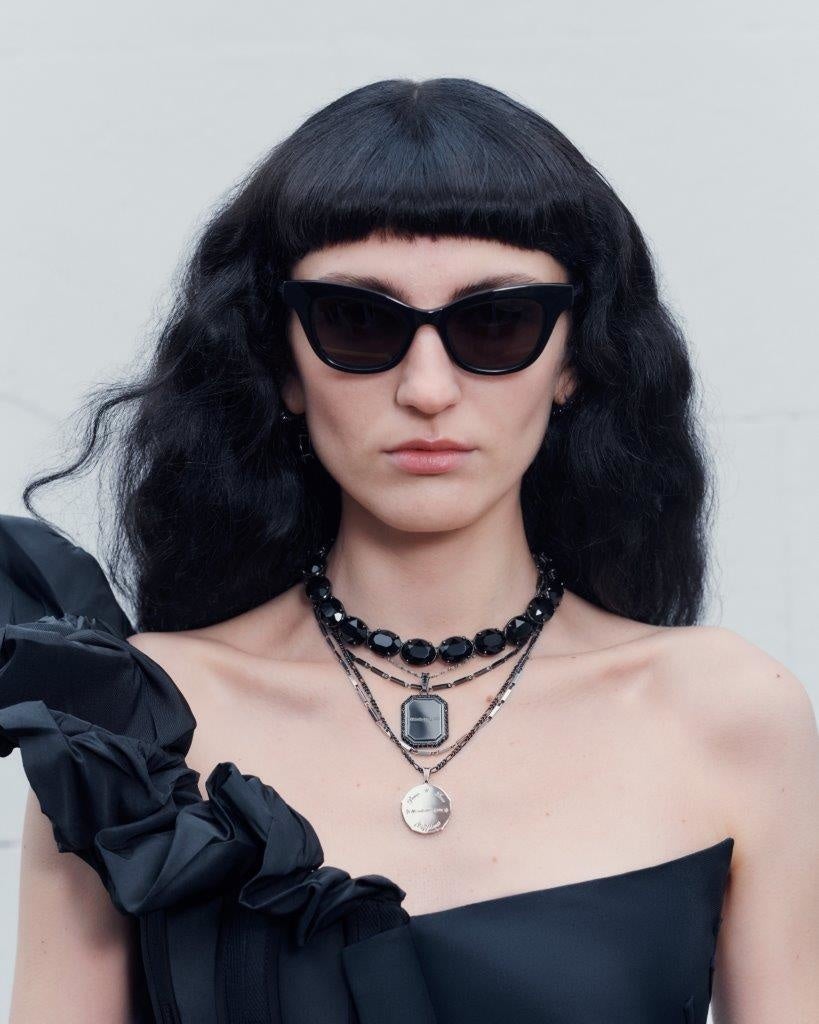 Alexander McQueen】2022年秋冬プレコレクションより新作アイウェアが