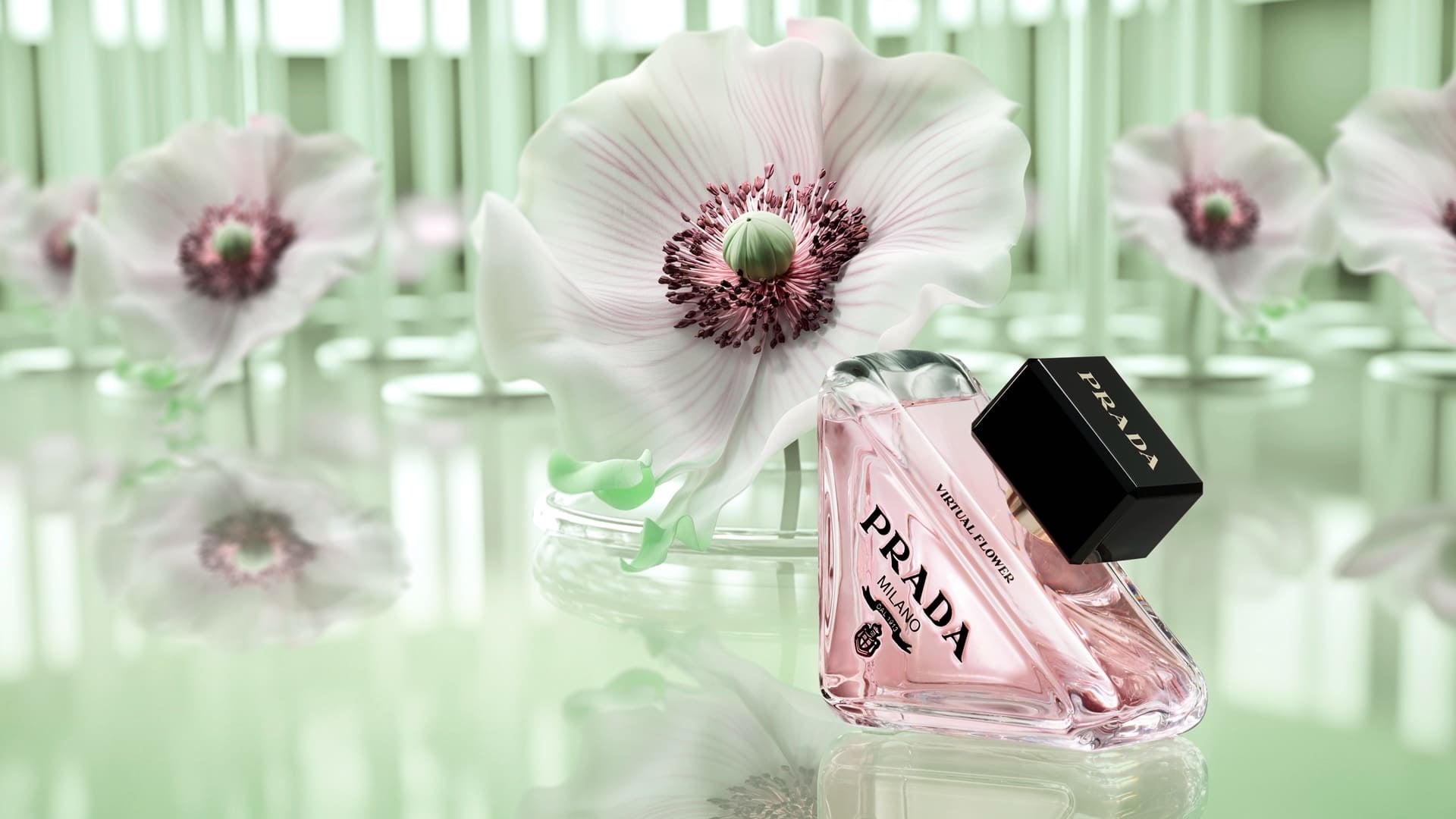 新作「プラダ パラドックス ヴァーチャル フラワー オーデパルファム