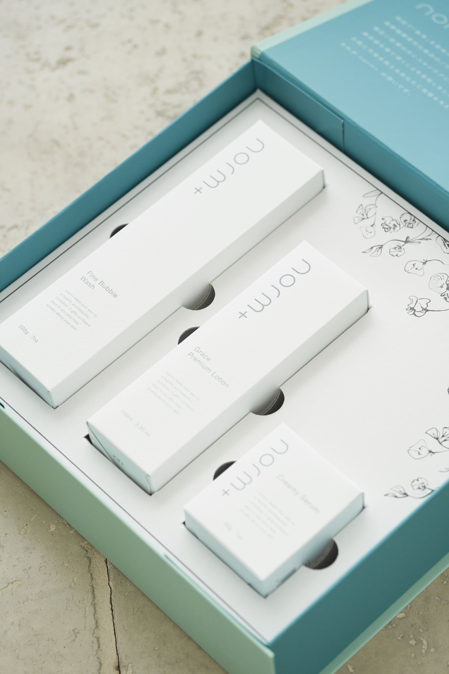 愛沢えみりプロデュースのスキンケアブランド「norm+（ノームプラス