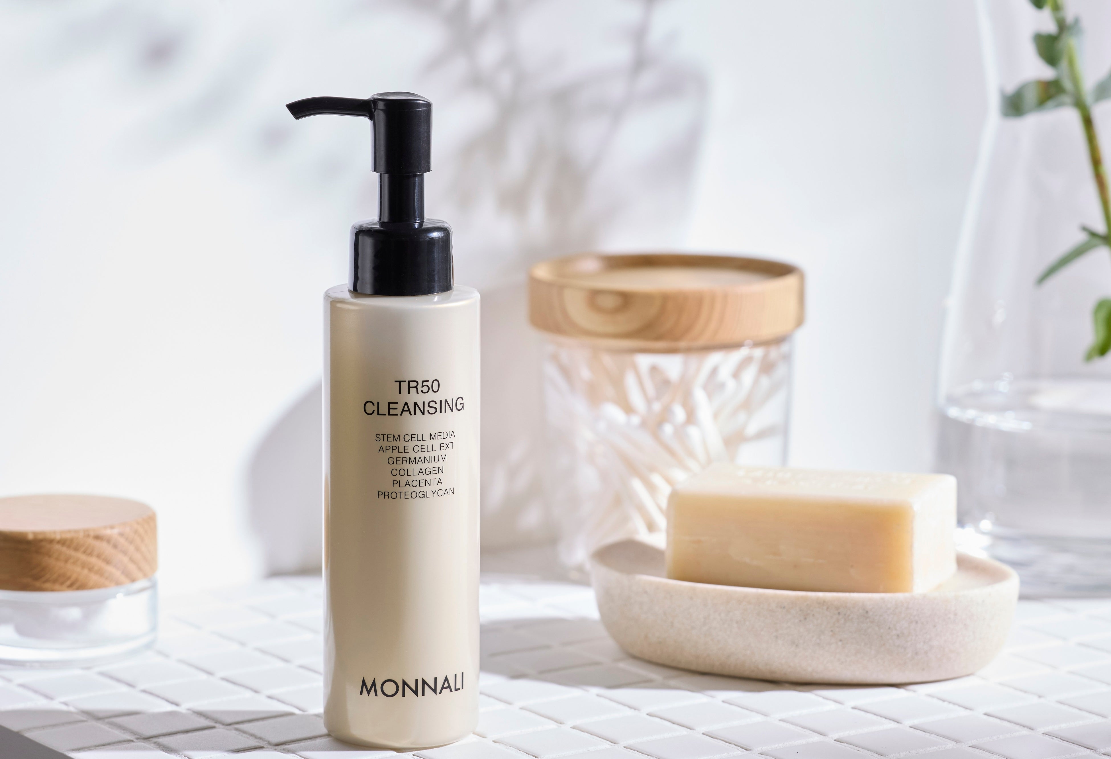 美容のプロが自腹買い！？“ゴールドの名品”MONNALIクレンジング、一般