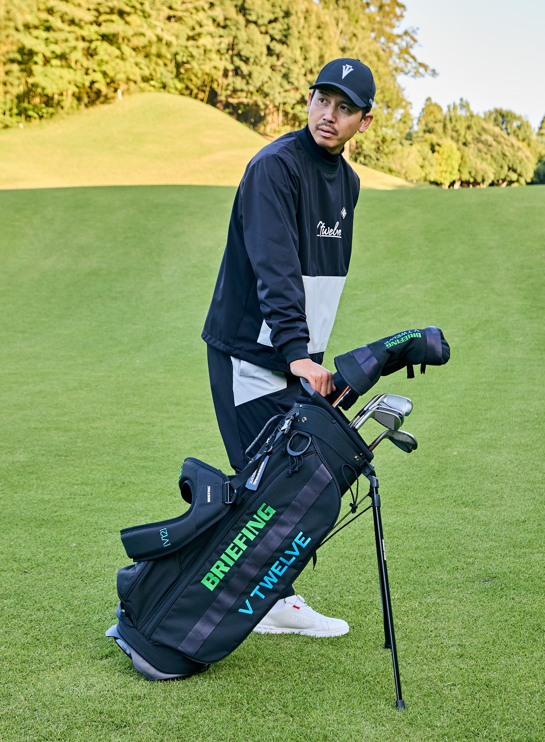 V12 × BRIEFING 初のコラボレーションが実現 | 株式会社フォーマットの