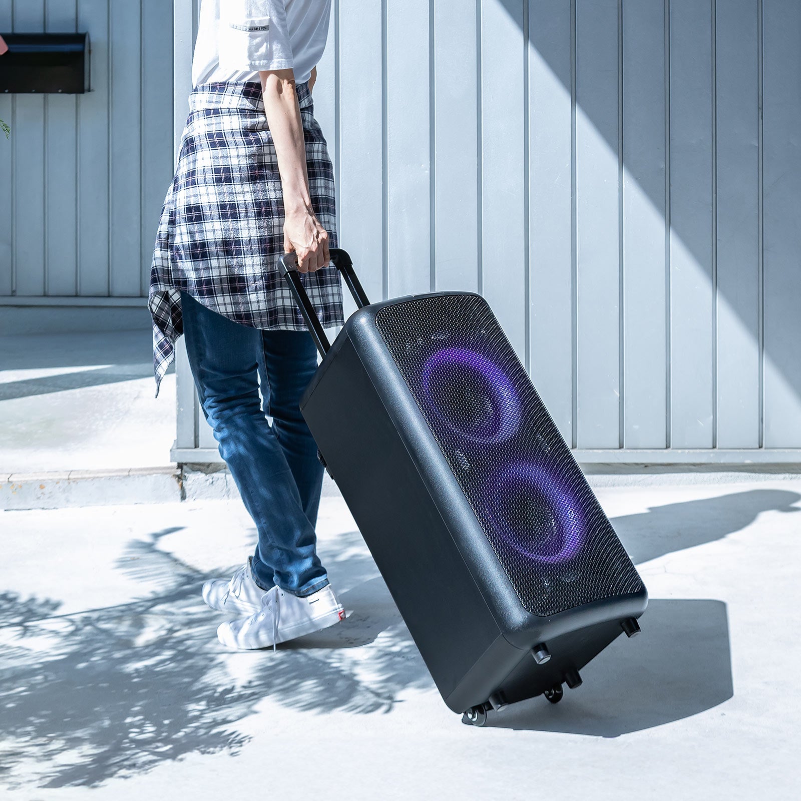 イベントやパーティー・ビジネスでも使用できる最大180Wの高出力拡声器