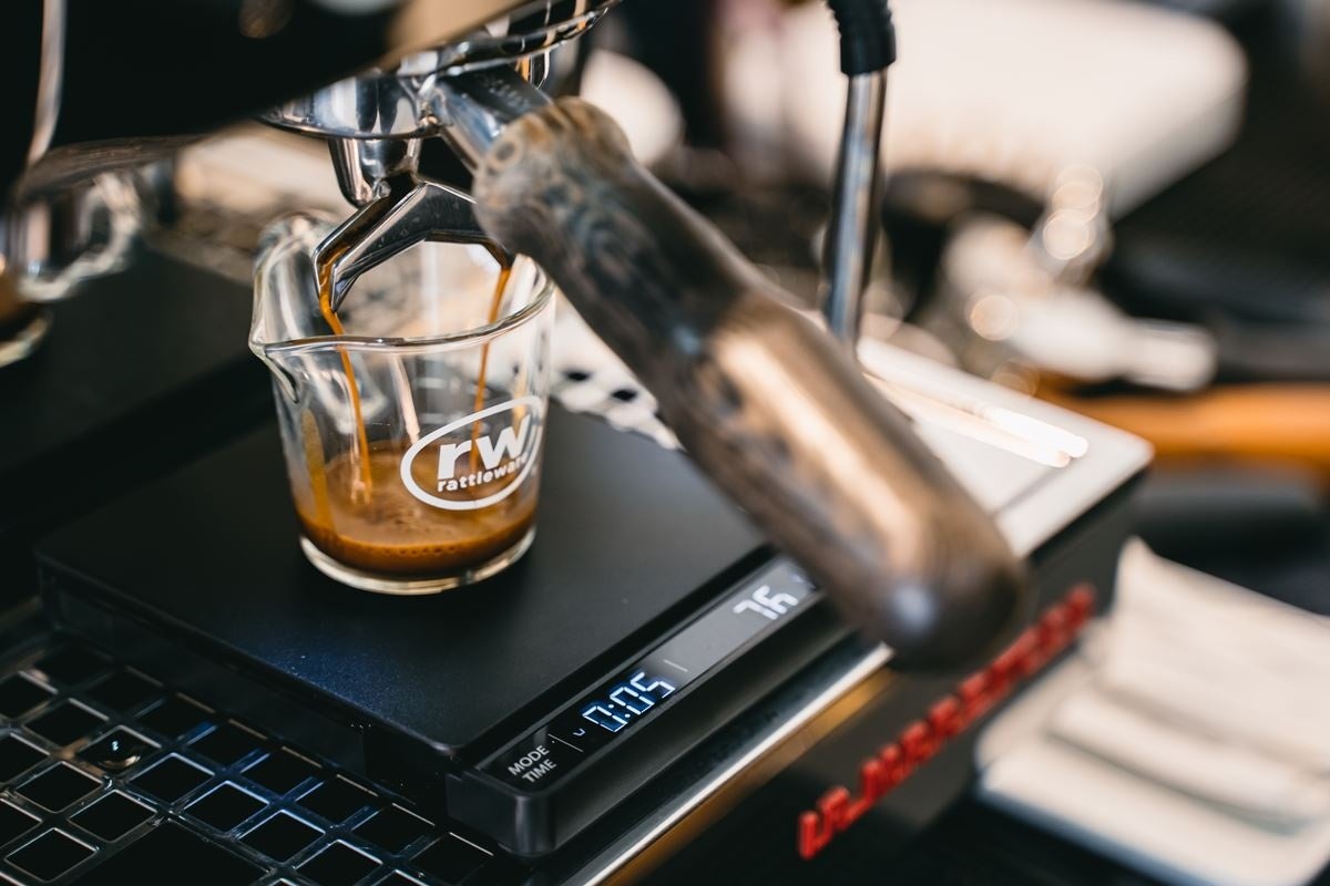 革新的！《飛び出すはかり》プロが絶賛する新型コーヒースケール