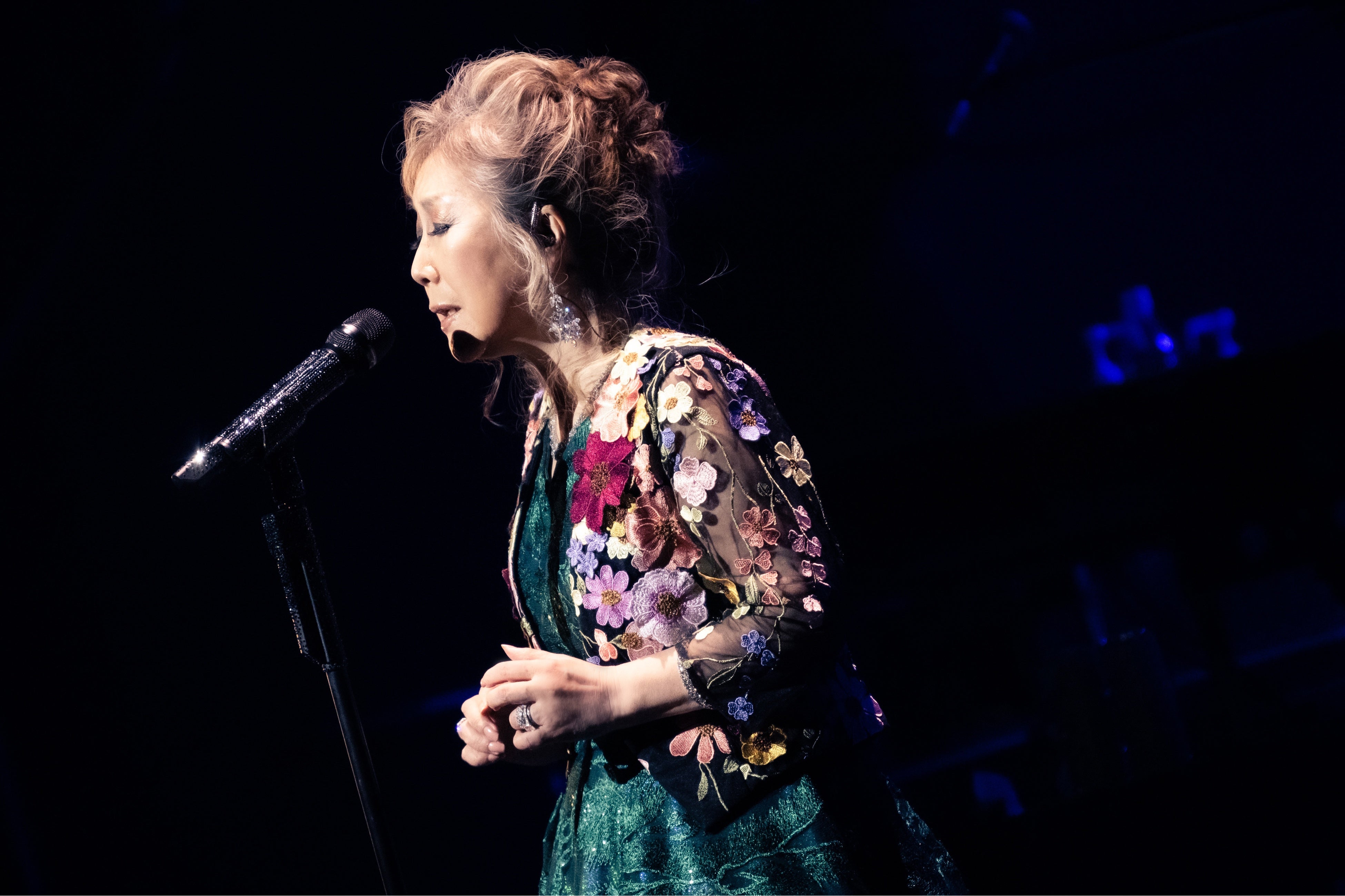 デビュー50周年 髙橋真梨子3カ月特集＞WOWOWで2023/1/2(月・休)に独占