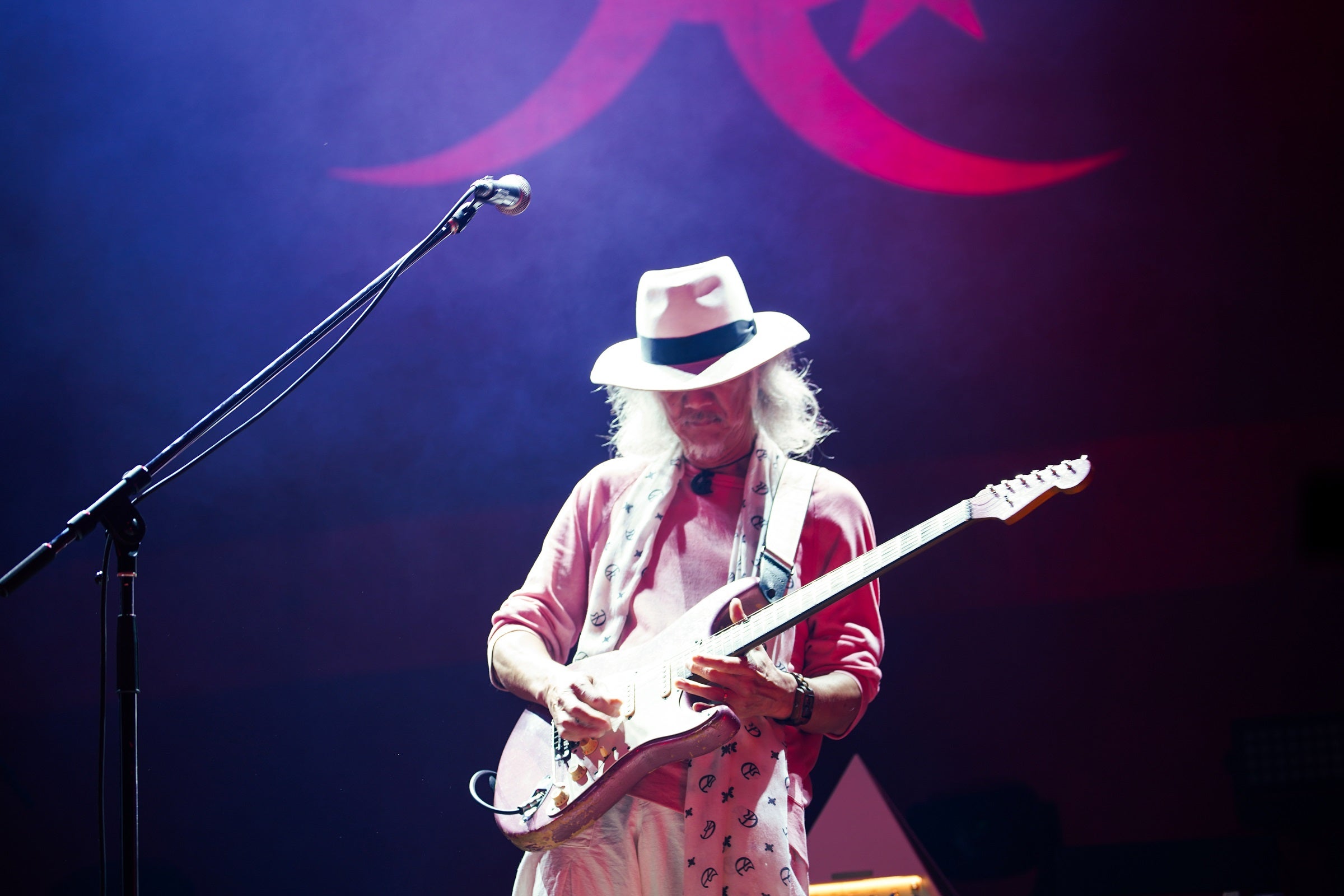 デビュー45周年を迎えたCharがPINK CLOUDの楽曲を奏でたプレミアム