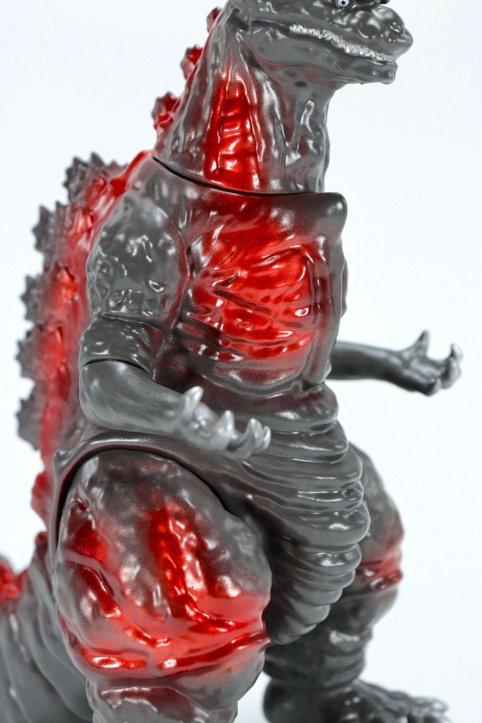 完全新規造形のシン・ゴジラ 第4形態のレトロテイストソフビフィギュア