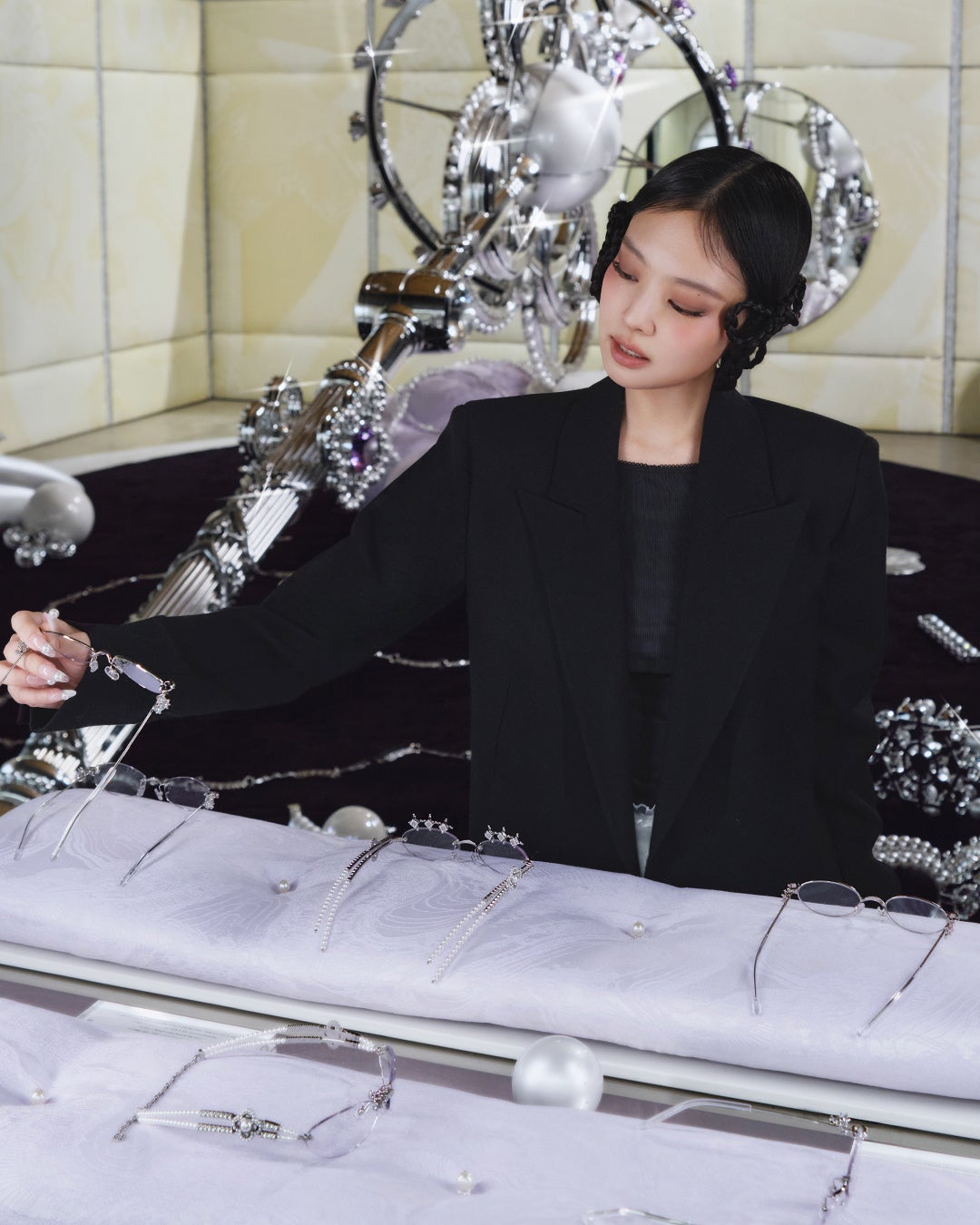 GENTLE MONSTER 2025 JEWELRY COLLECTIONを記念したポップアップに訪れ