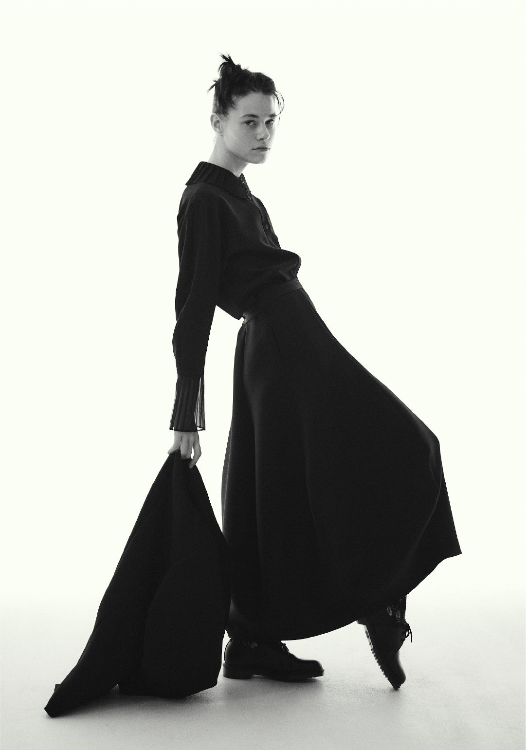 日常にも、大切な瞬間にも。ポジティブに纏える。そんな新しい黒を提案