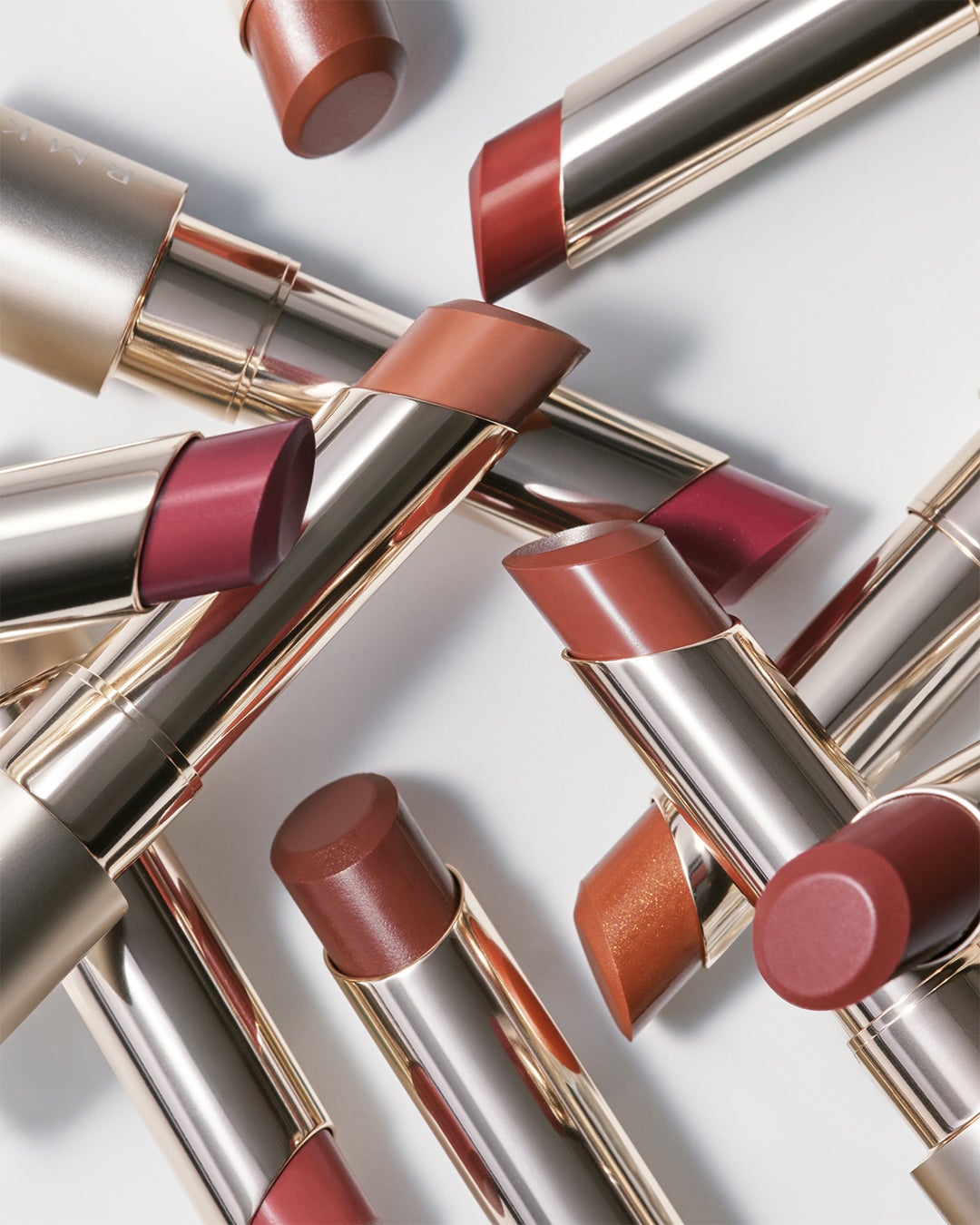 RMKから、つけたてのときめきと色ツヤが続く新リップ誕生！ | 株式会社