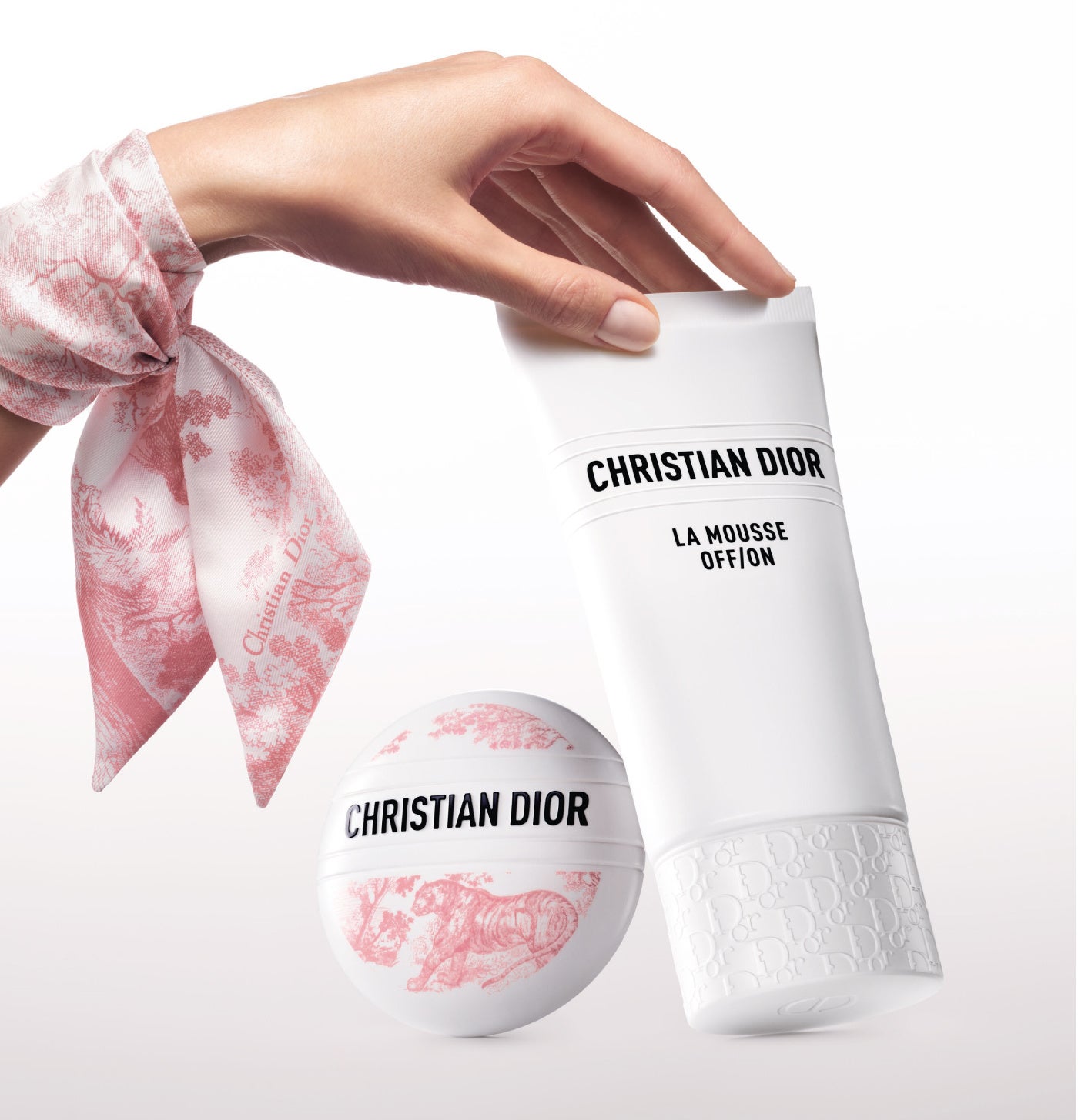 やさしく素肌を守りながら、明るさを引きだす新洗顔料「ラ ムース オフ