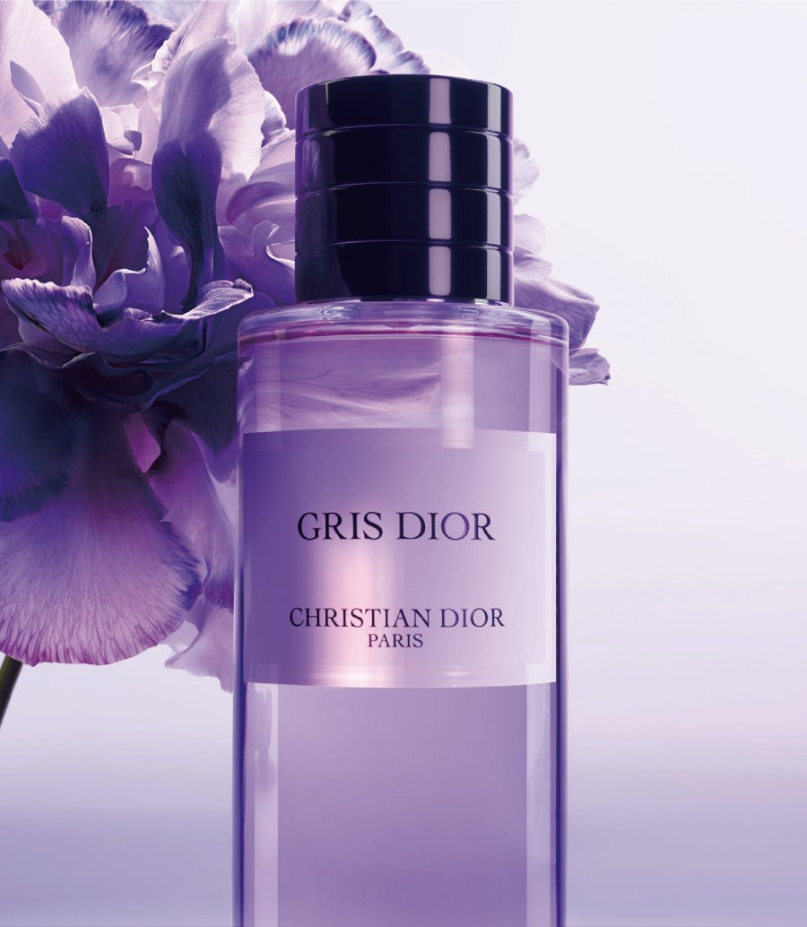 DARE IN GRIS DIOR ジェナ・オルテガ、マヤ・ホークなど集結