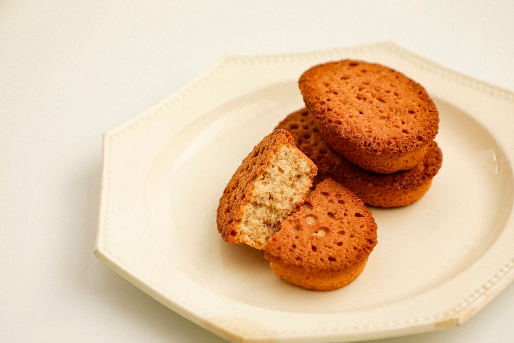 福岡の洋菓子店マヌカンピスが贈る、初の焼き菓子専門ブランド