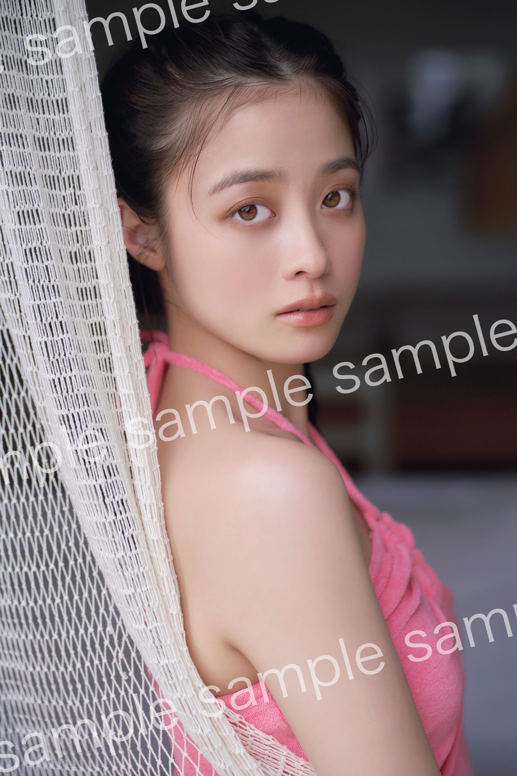 橋本環奈写真集『カレイドスコープ』（2月3日発売）から、ランダム封入